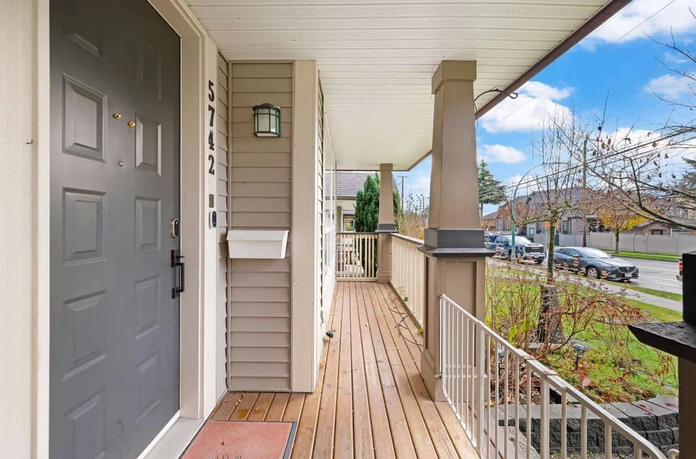 5742 148 STREET, Surrey, BC — Residential for Sale - Photo 2