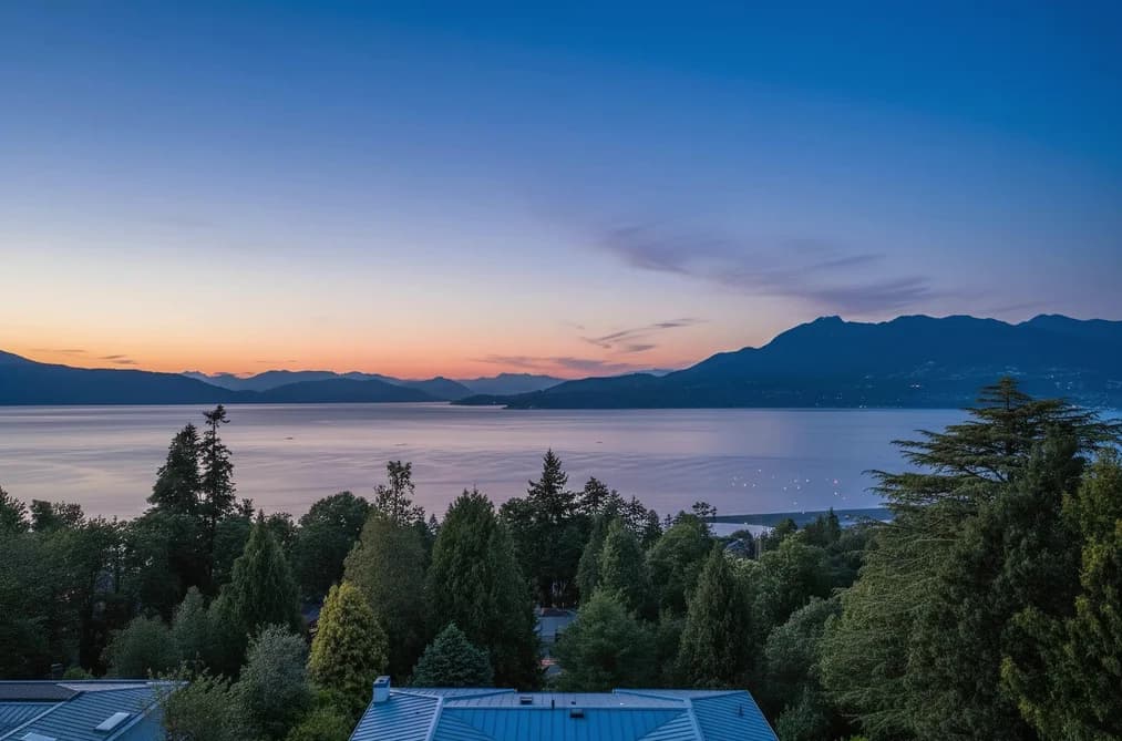 5747 NEWTON WYND, Vancouver, BC — Residential for Sale - Photo 2