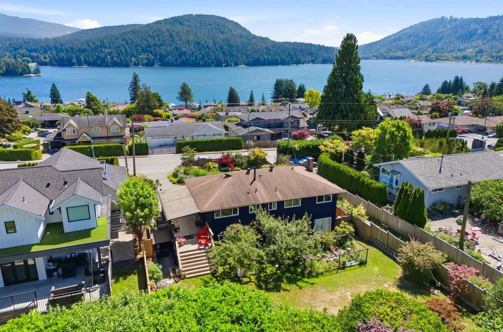 575 N DOLLARTON HIGHWAY, North Vancouver, BC — Residential for Sale - Photo 2