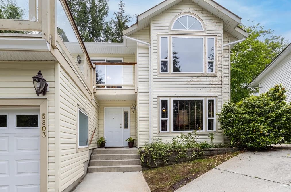 5803 MARINE WAY, Sechelt, BC — Residential for Sale - Photo 2
