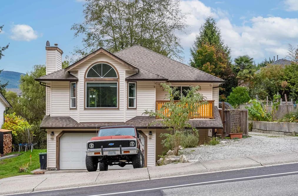 5804 REEF ROAD, Sechelt, BC — Residential for Sale - Photo 2