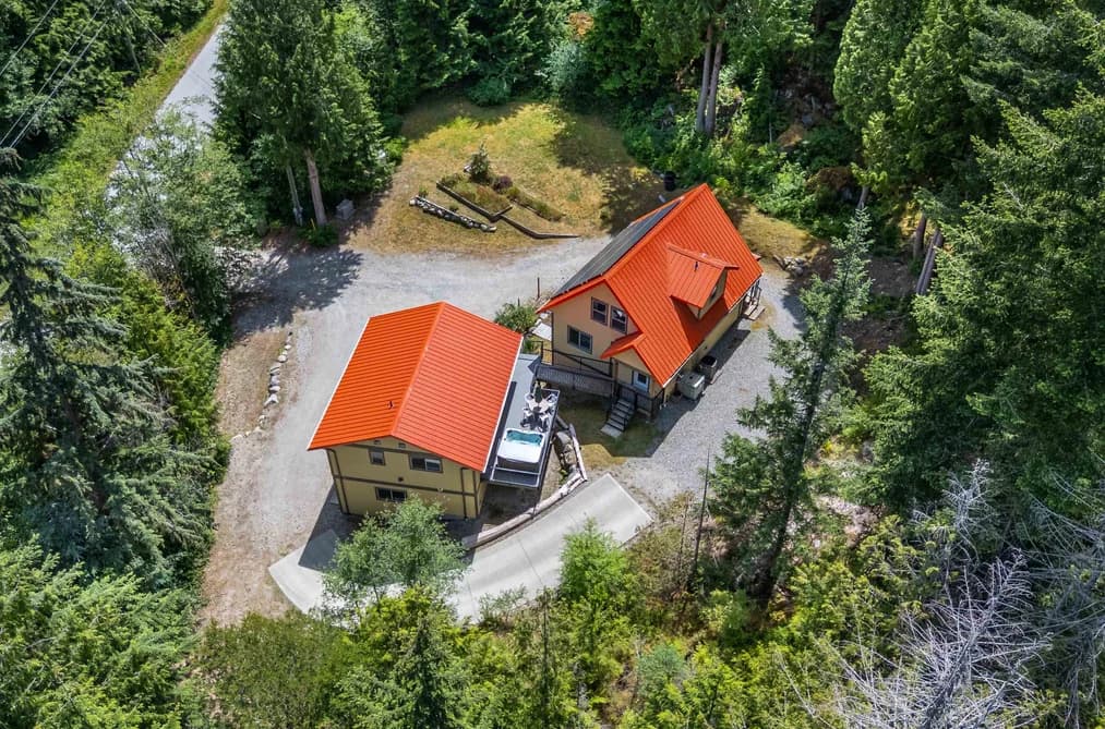 5823 LEANING TREE ROAD, Halfmoon Bay, BC — Residential for Sale - Main Photo