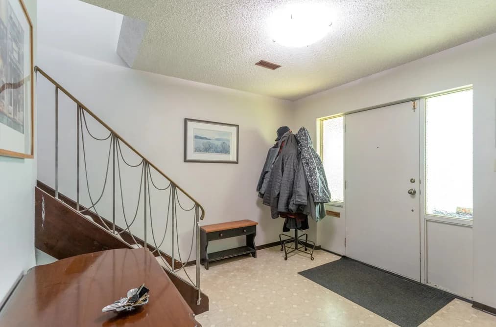 5827 CLINTON STREET, Burnaby, BC — Residential for Sale - Photo 2