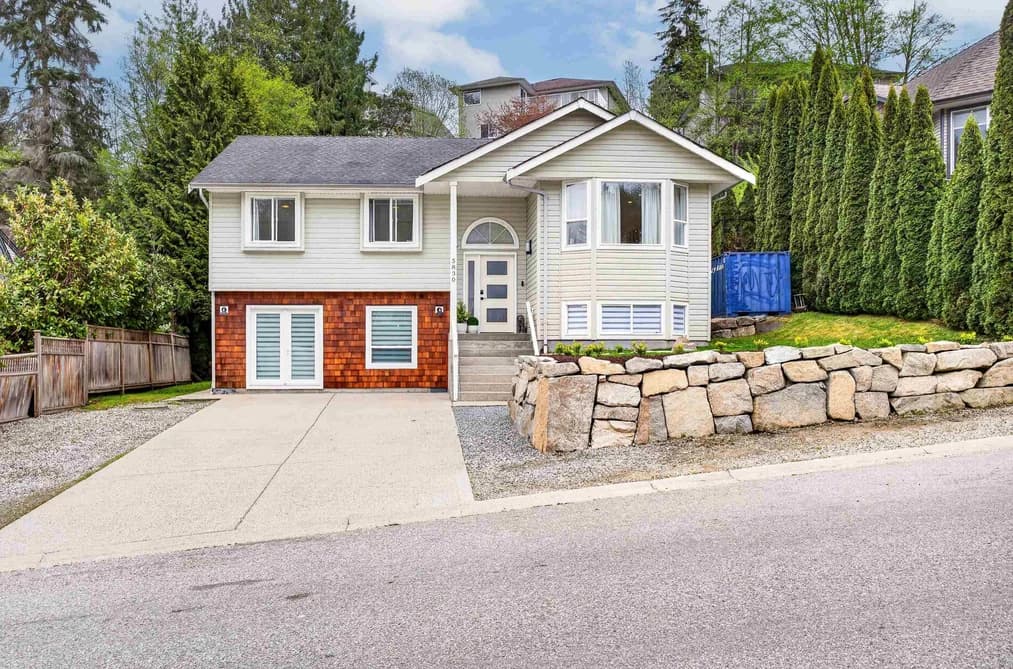 5830 HERON PLACE, Sechelt, BC — Residential for Sale - Photo 2