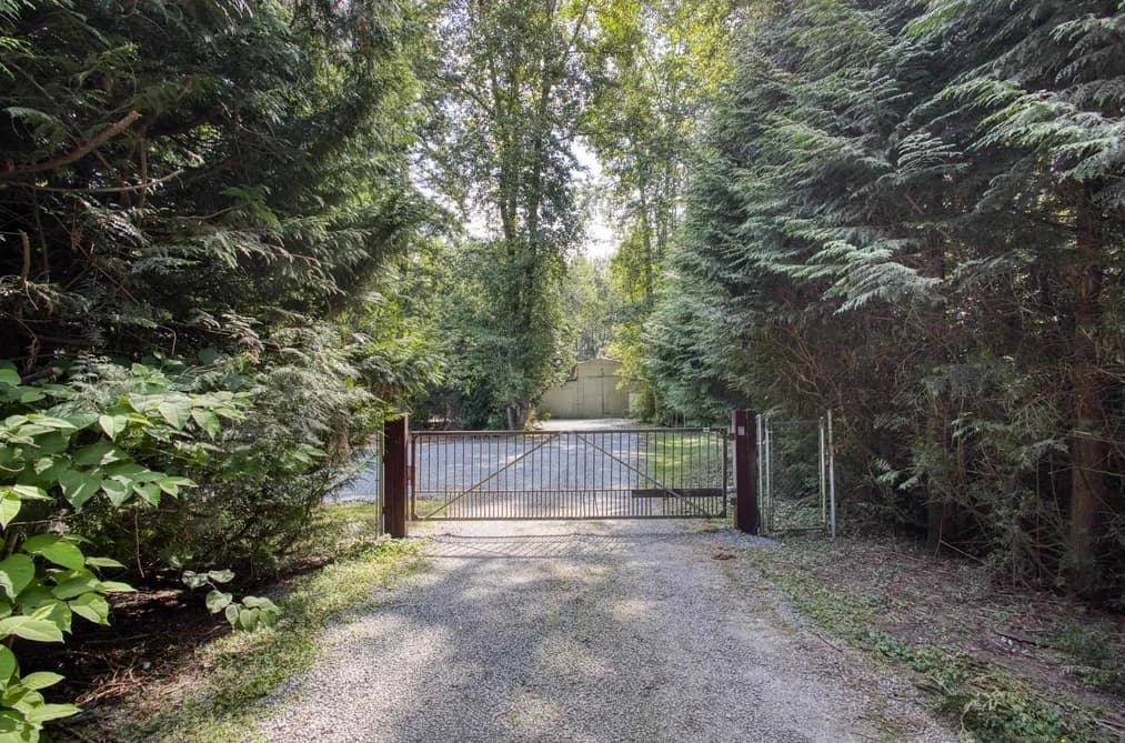 5860 256 STREET, Langley, BC — Residential for Sale - Photo 2