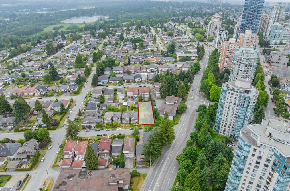 5864 PIONEER AVENUE, Burnaby, BC — Residential for Sale - Photo 2