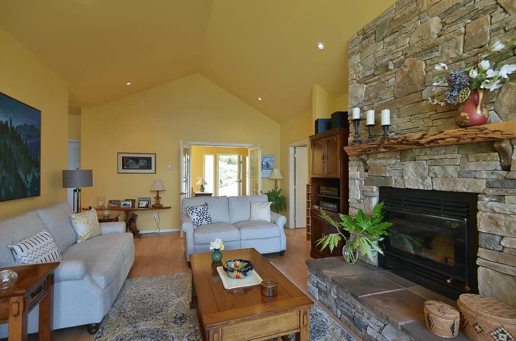 5870 SKOOKUMCHUK ROAD, Sechelt, BC — Residential for Sale - Photo 2