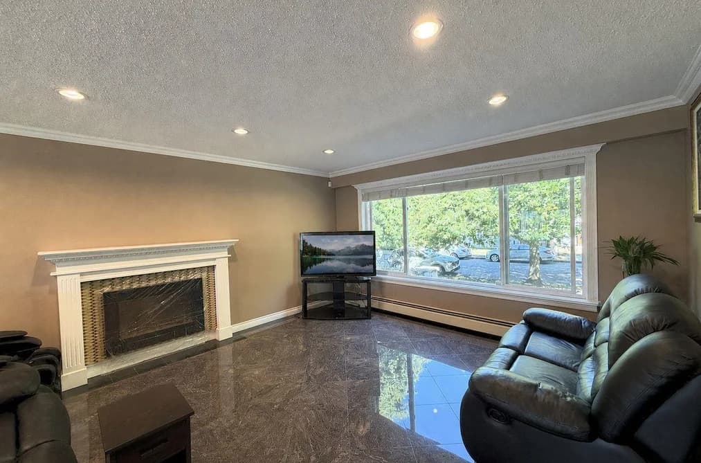 5885 LINCOLN STREET, Vancouver, BC — Residential for Sale - Photo 2