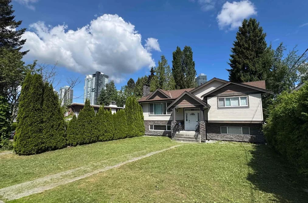 589 FOSTER AVENUE, Coquitlam, BC — Residential for Sale - Main Photo