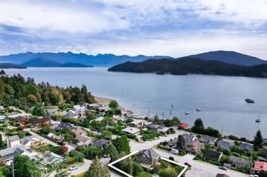 House for sale at 589 Seaview Road Gibsons British Columbia - MLS: R3138081