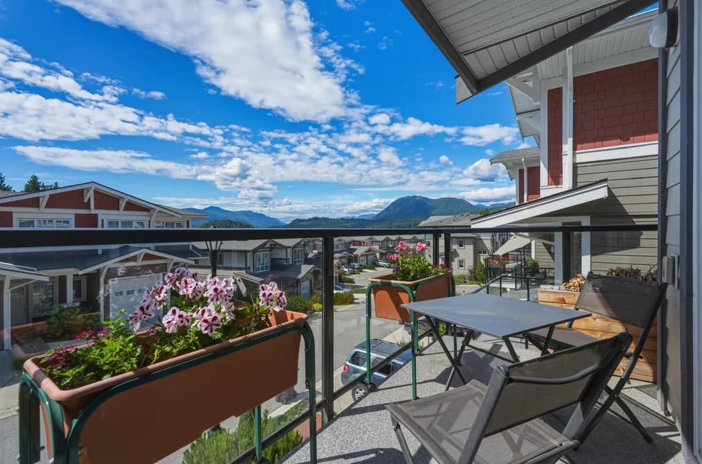 5906 BEACHGATE LANE, Sechelt, BC — Residential for Sale - Photo 2