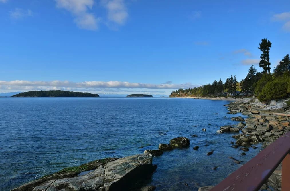 5907 SUNSHINE COAST HIGHWAY, Sechelt, BC — Residential for Sale - Photo 2