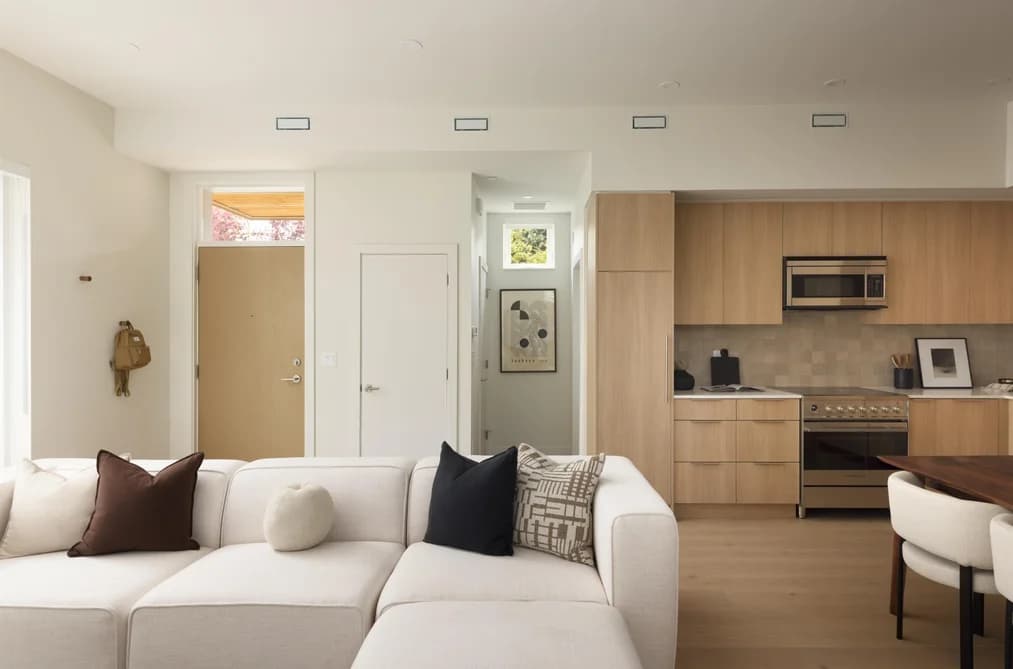 593 E 49TH AVENUE, Vancouver, BC — Residential for Sale - Photo 2