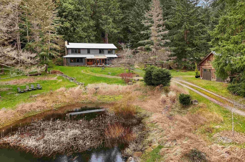 594 HORTON BAY ROAD, Mayne Island, BC — Residential for Sale - Main Photo