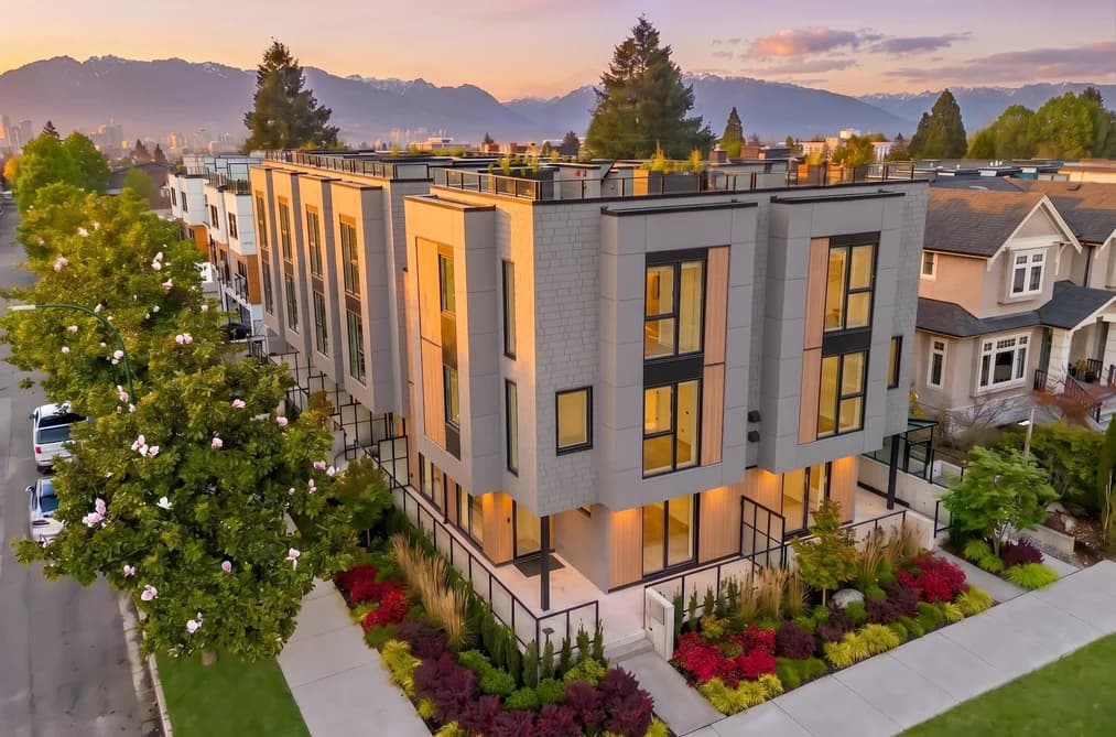 595 W 29TH AVENUE, Vancouver, BC — Residential for Sale - Photo 2