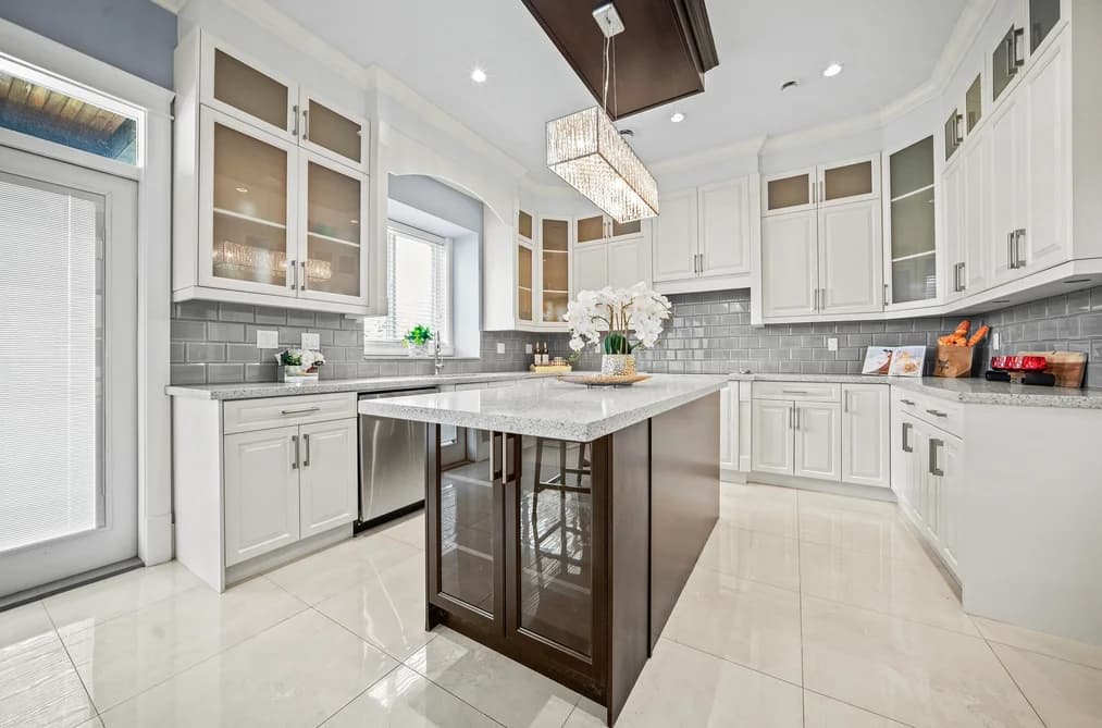 5957 MCKEE STREET, Burnaby, BC — Residential for Sale - Photo 2