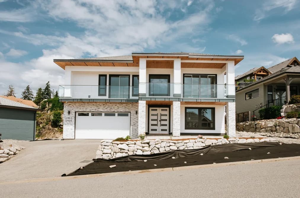 5962-5964 BARNACLE STREET, Sechelt, BC — Residential for Sale - Main Photo