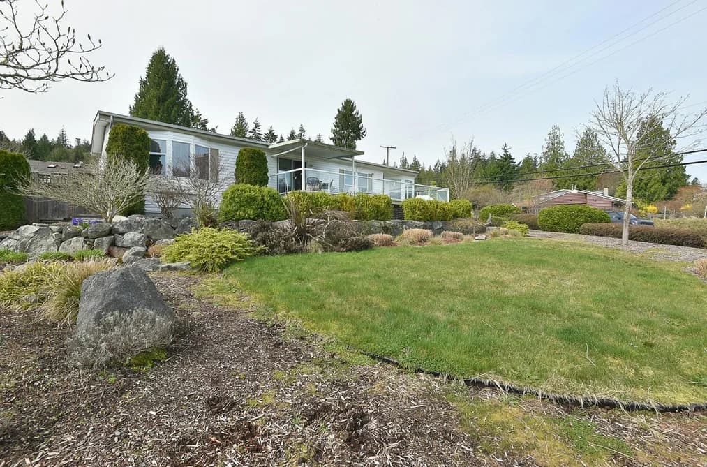 5987 HARBOUR WAY, Sechelt, BC — Residential for Sale - Photo 2