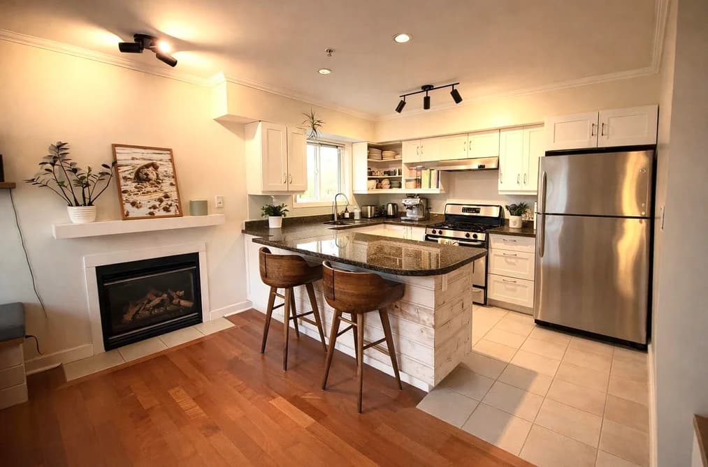 6 1233 MAIN STREET, Squamish, BC — Residential for Sale - Main Photo