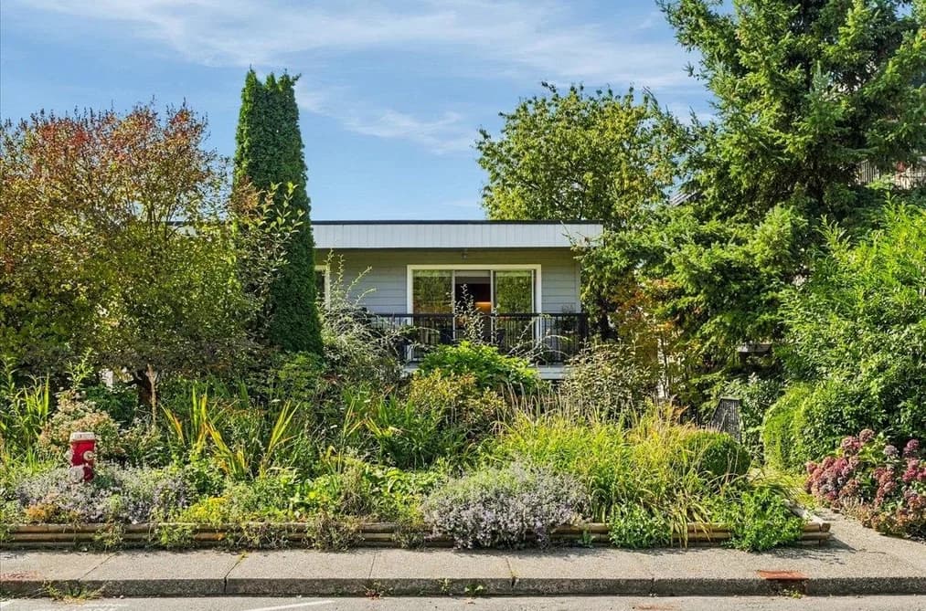 6 137 E 5TH STREET, North Vancouver, BC — Residential for Sale - Photo 2