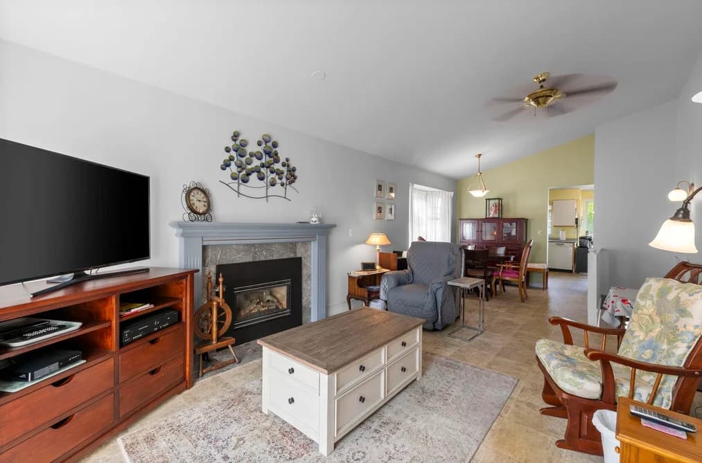 6 13970 72 AVENUE, Surrey, BC — Residential for Sale - Photo 2