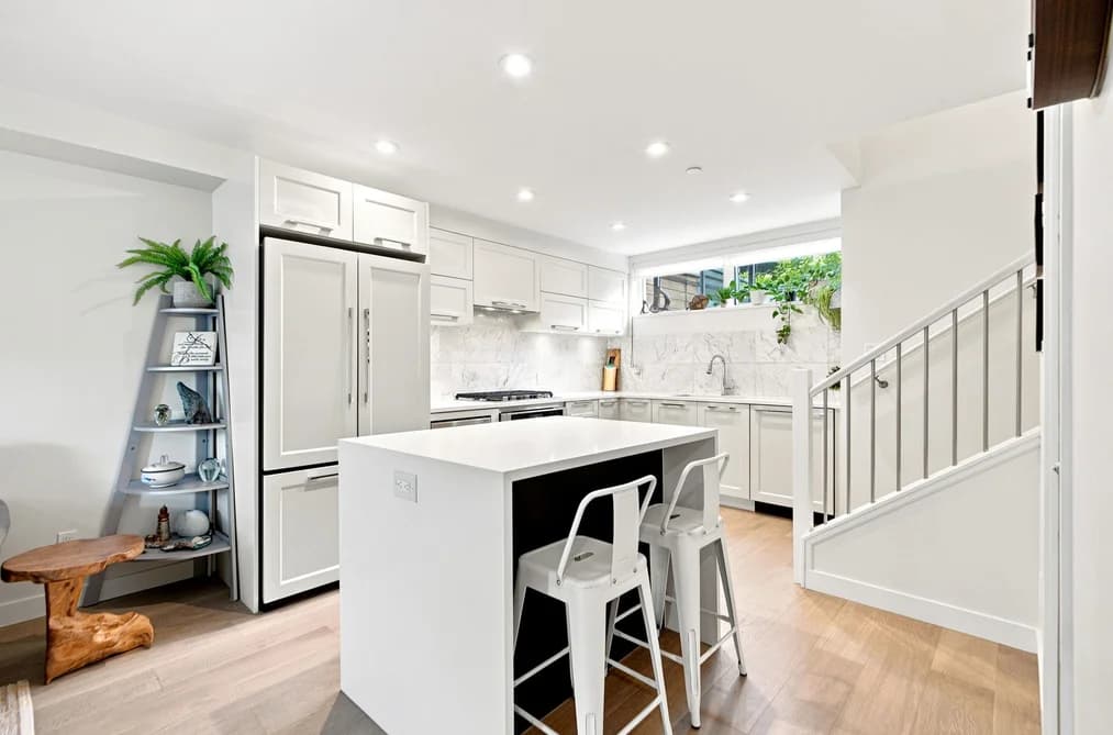 6 14820 BUENA VISTA AVENUE, White Rock, BC — Residential for Sale - Main Photo