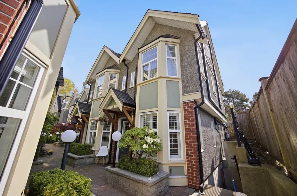6 1642 E GEORGIA STREET, Vancouver, BC — Residential for Sale - Main Photo