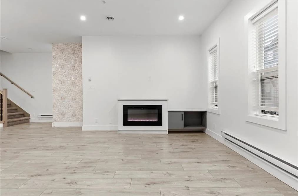 6 45608 BERNARD AVENUE, Chilliwack, BC — Residential for Sale - Photo 2