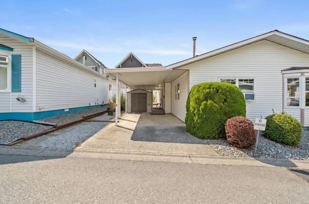 6 8078 KING GEORGE BOULEVARD, Surrey, BC — Residential for Sale - Photo 2