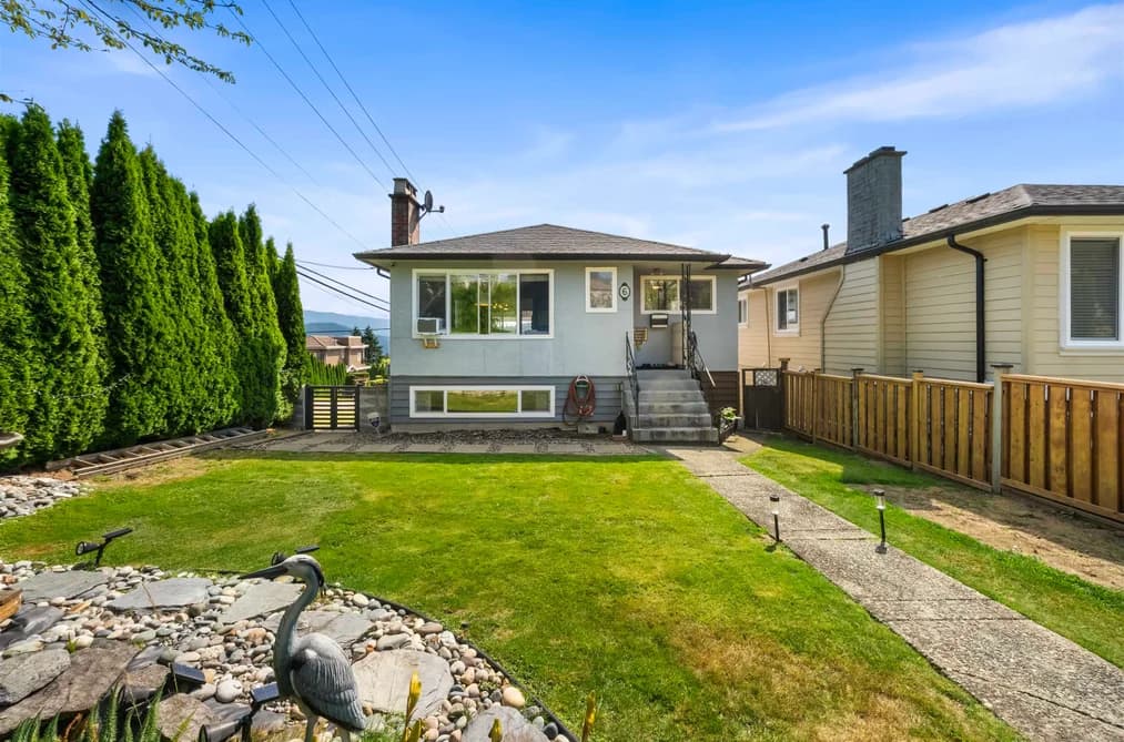 6 SEA AVENUE, Burnaby, BC — Residential for Sale - Photo 2
