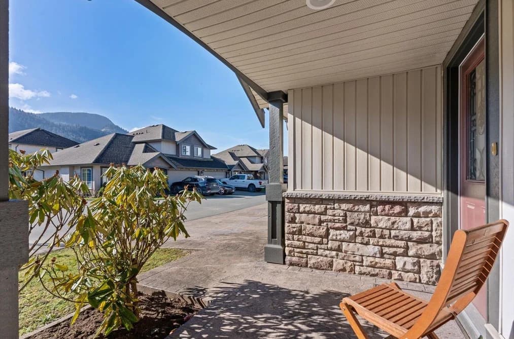 60 44523 MCLAREN DRIVE, Sardis, BC — Residential for Sale - Photo 2