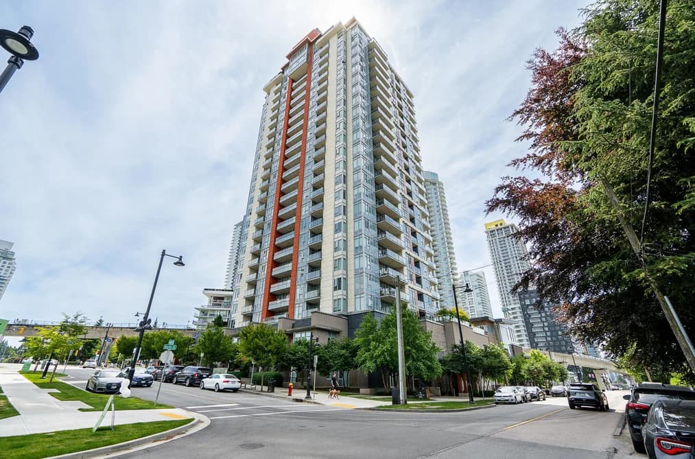 601 691 NORTH ROAD, Coquitlam, BC — Residential for Sale - Photo 2