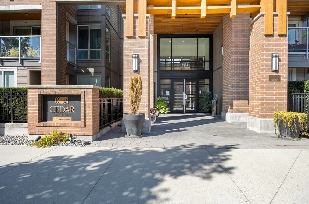 601 7133 14TH AVENUE, Burnaby, BC — Residential for Sale - Photo 2
