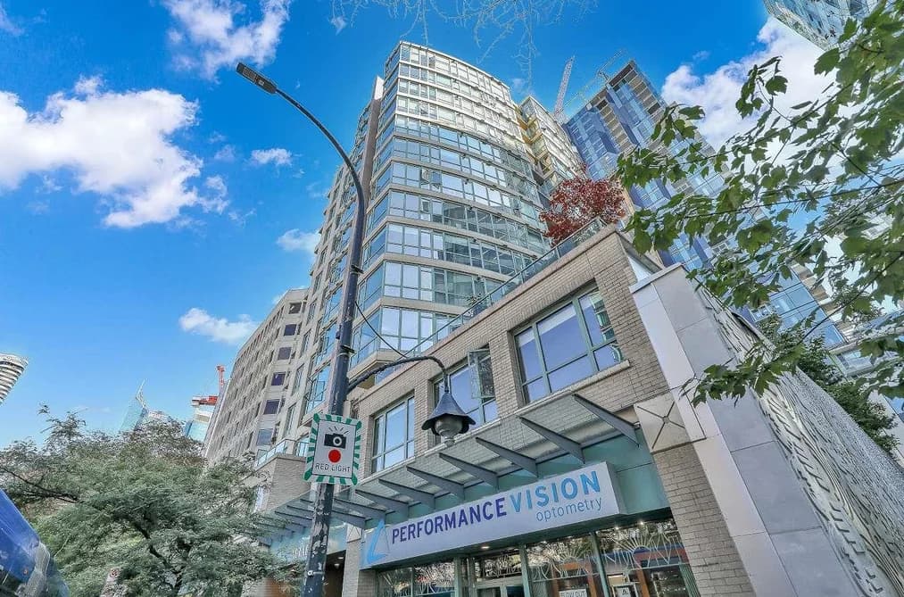 602 1238 BURRARD STREET, Vancouver, BC — Residential for Sale - Photo 2