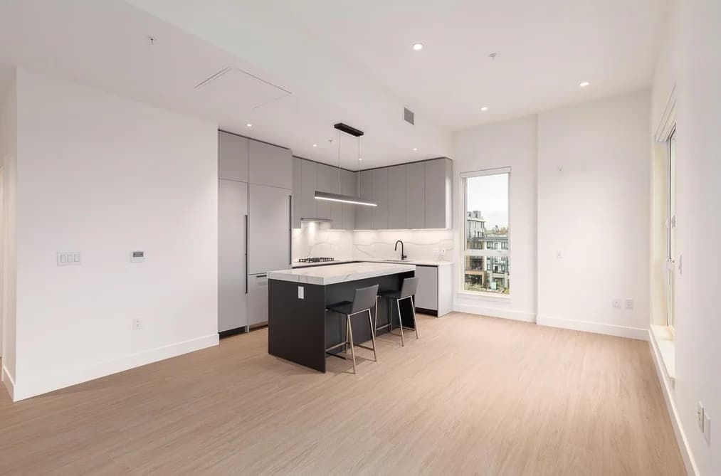 602 2235 E BROADWAY, Vancouver, BC — Residential for Sale - Photo 2