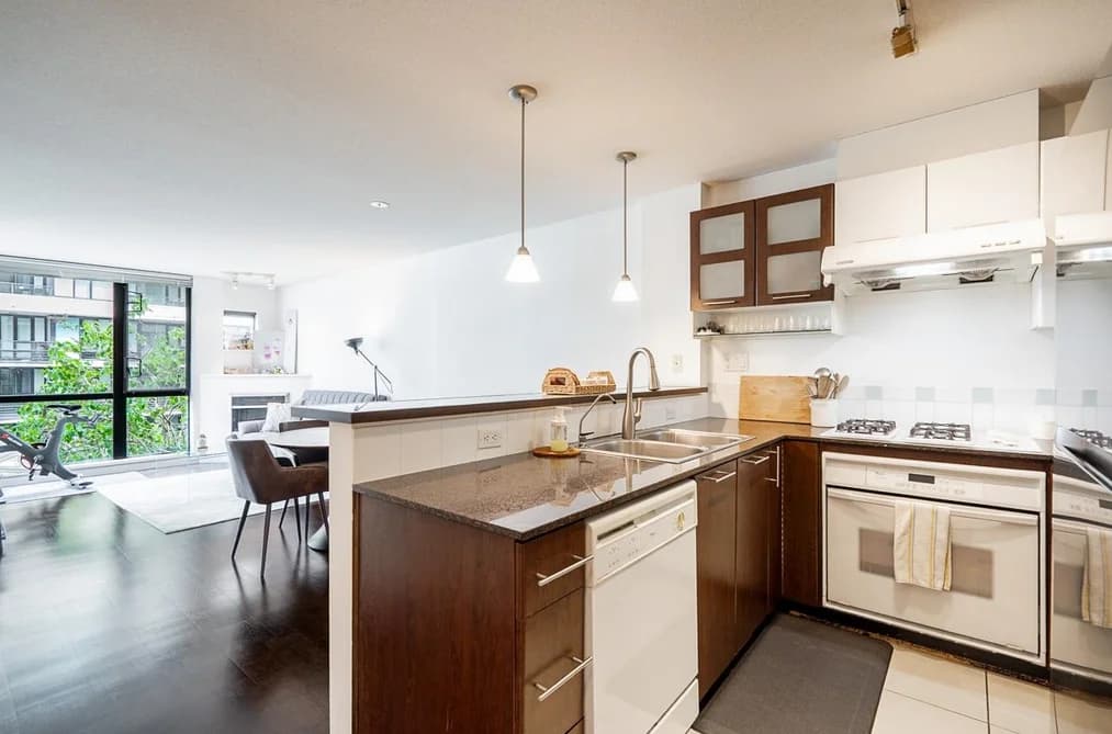 602 7831 WESTMINSTER HIGHWAY, Richmond, BC — Residential for Sale - Photo 2