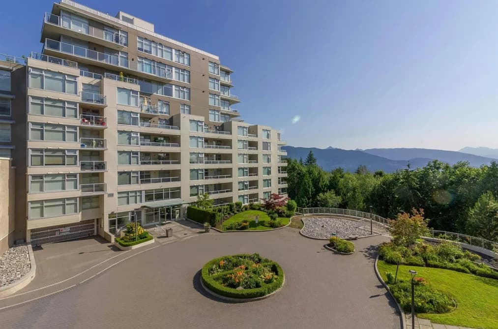 602 9298 UNIVERSITY CRESCENT, Burnaby BC V5A 4X8 - Photo 1