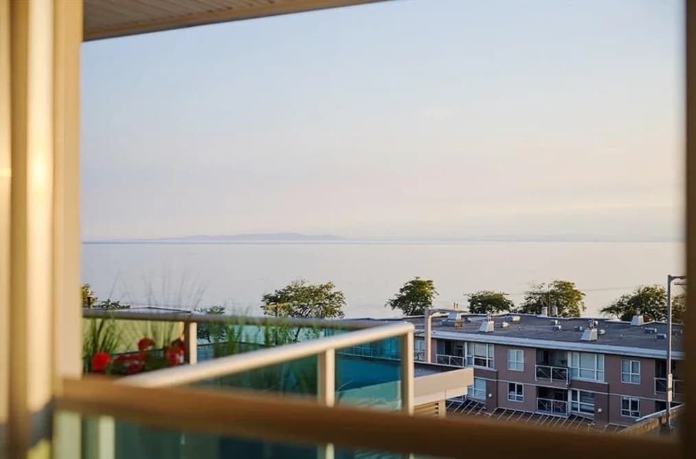 #603 14955 VICTORIA AVENUE, White Rock, BC — Residential for Sale - Main Photo