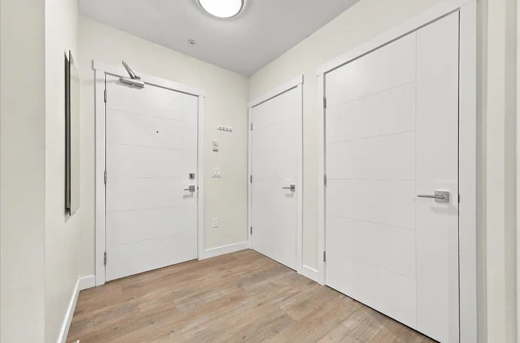 604 707 COMO LAKE AVENUE, Coquitlam, BC — Residential for Sale - Photo 2