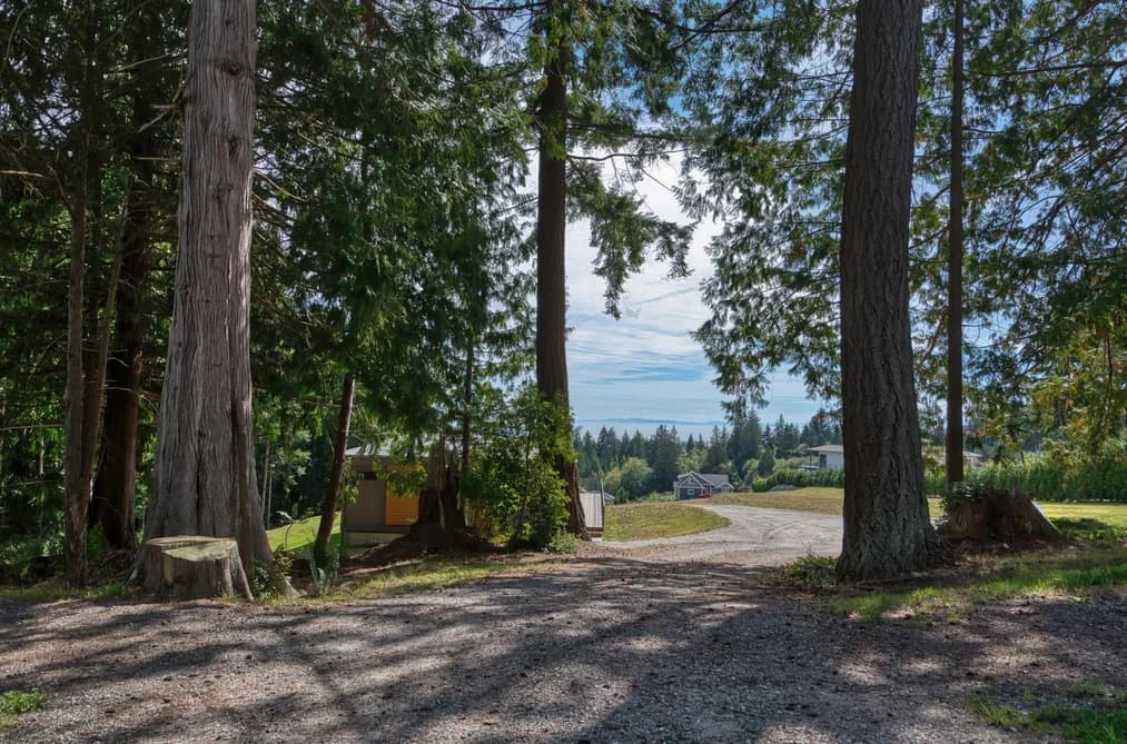 604 WOODLAND AVENUE, Gibsons, BC — Residential for Sale - Main Photo