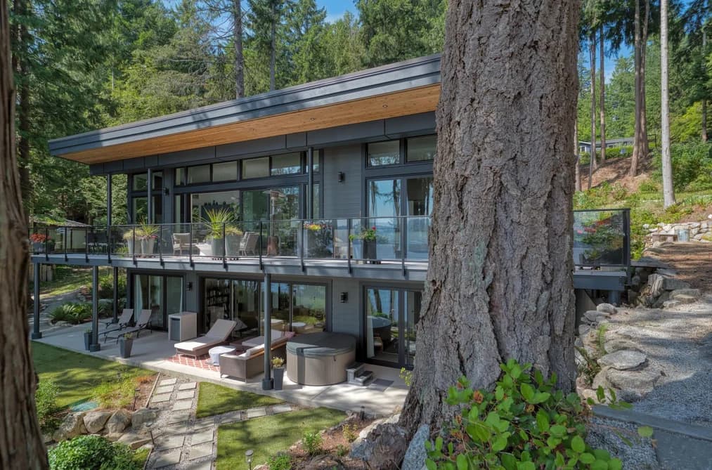 6043 CORACLE DRIVE, Sechelt, BC — Residential for Sale - Main Photo