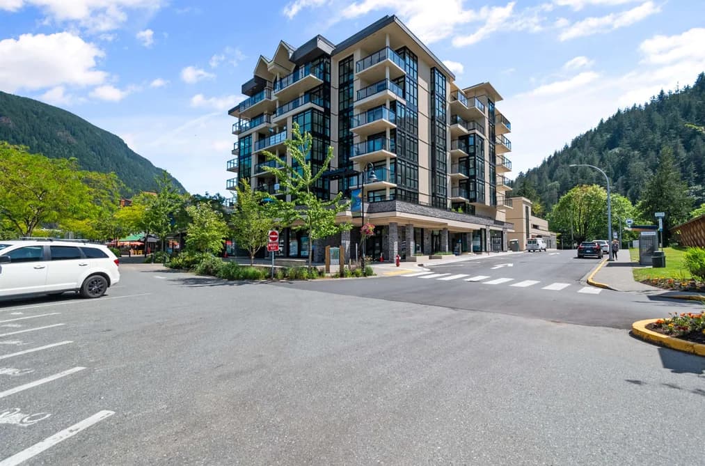 605 120 ESPLANADE AVENUE, Harrison Hot Springs, BC — Residential for Sale - Main Photo