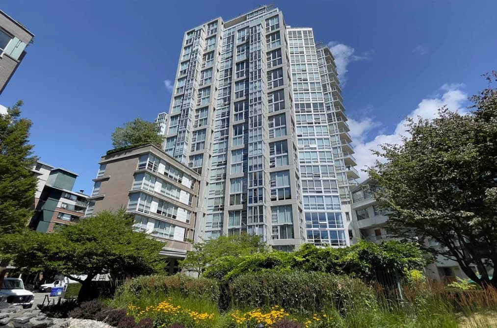 605 1228 MARINASIDE CRESCENT, Vancouver, BC — Residential for Sale - Main Photo