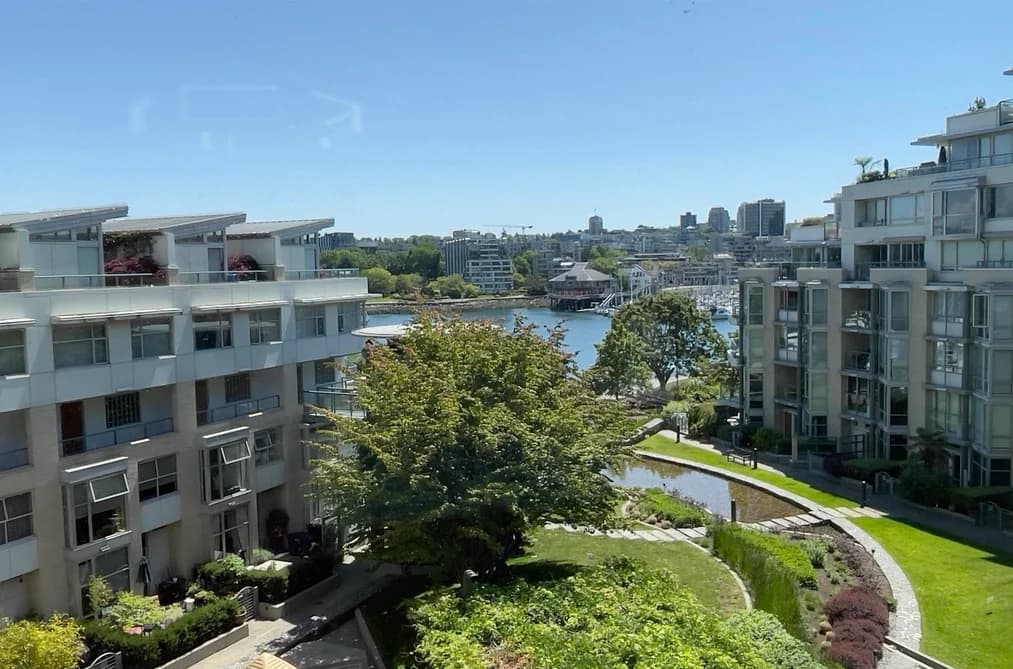 605 1228 MARINASIDE CRESCENT, Vancouver, BC — Residential for Sale - Photo 2