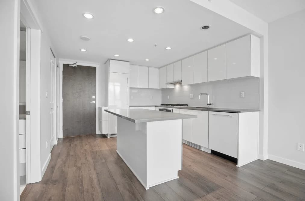 605 2388 MADISON AVENUE, Burnaby, BC — Residential for Sale - Photo 2