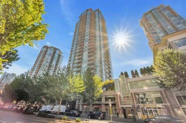 Condo for sale at 605 2968 Glen Drive Coquitlam British Columbia - MLS: R3129725