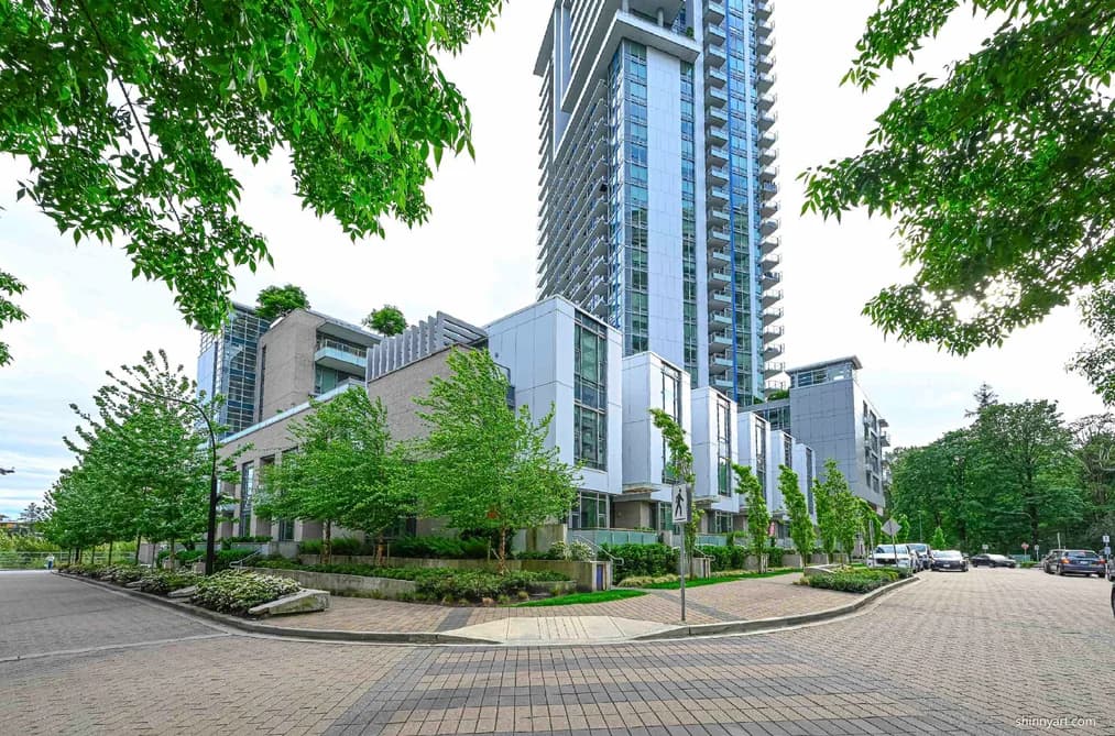 606 1500 FERN STREET, North Vancouver, BC — Residential for Sale - Photo 2