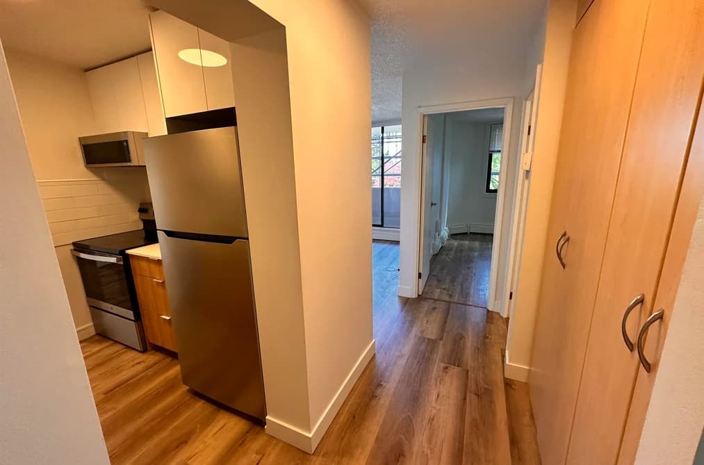 606 4200 MAYBERRY STREET, Burnaby BC V5H 4A7 - Photo 1