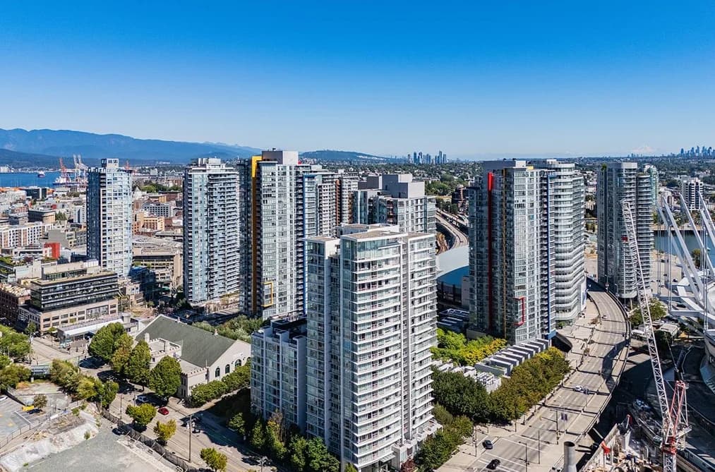 607 161 WEST GEORGIA STREET, Vancouver, BC — Residential for Sale - Photo 2