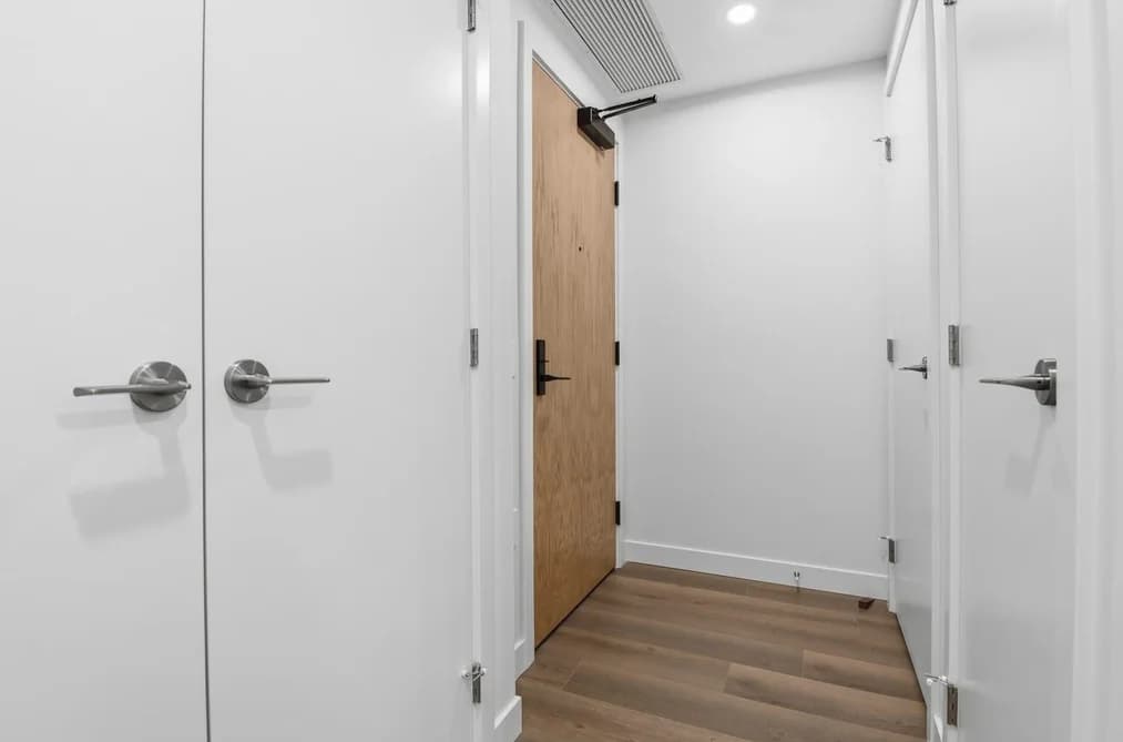 607 5987 WILSON AVENUE, Burnaby, BC — Residential for Sale - Photo 2